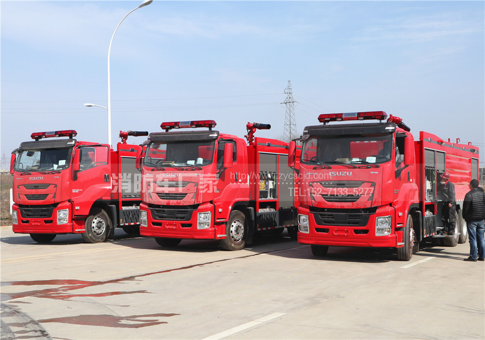 五十鈴后雙橋干粉泡沫聯(lián)用消防車(chē) 五十鈴后雙橋干粉泡沫聯(lián)用消防車(chē)